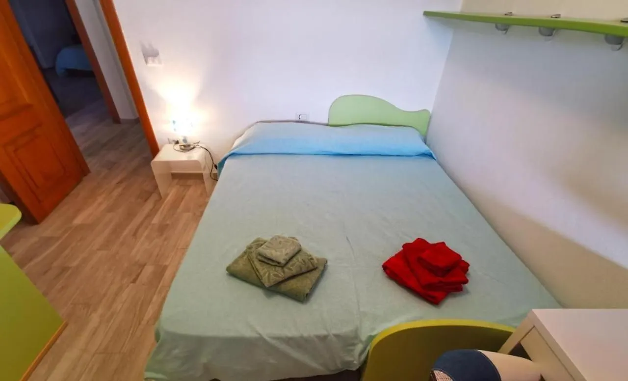 Ferienhaus Comodo Appartamento Casa Razzoli Palau Italien