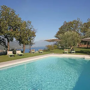 https://villa-desire.it-lombardy.com